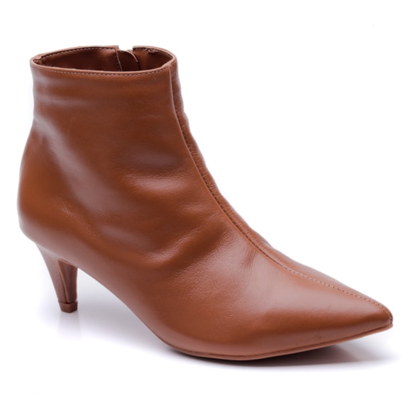 Bota Feminina Bico Fino com Salto Fino da marca Luiza Beatriz 8982-23209