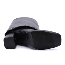 Bota Feminina Via Marte Capa Com Tachas 248-013